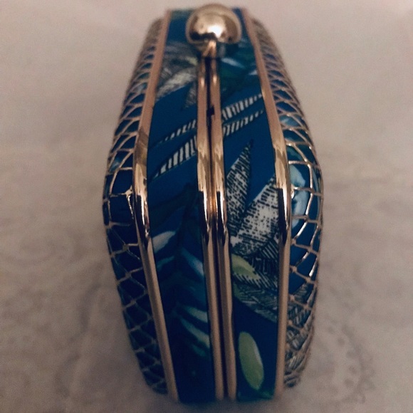 Final Sale — Tropical Flower Clutch - Picture 3 of 5